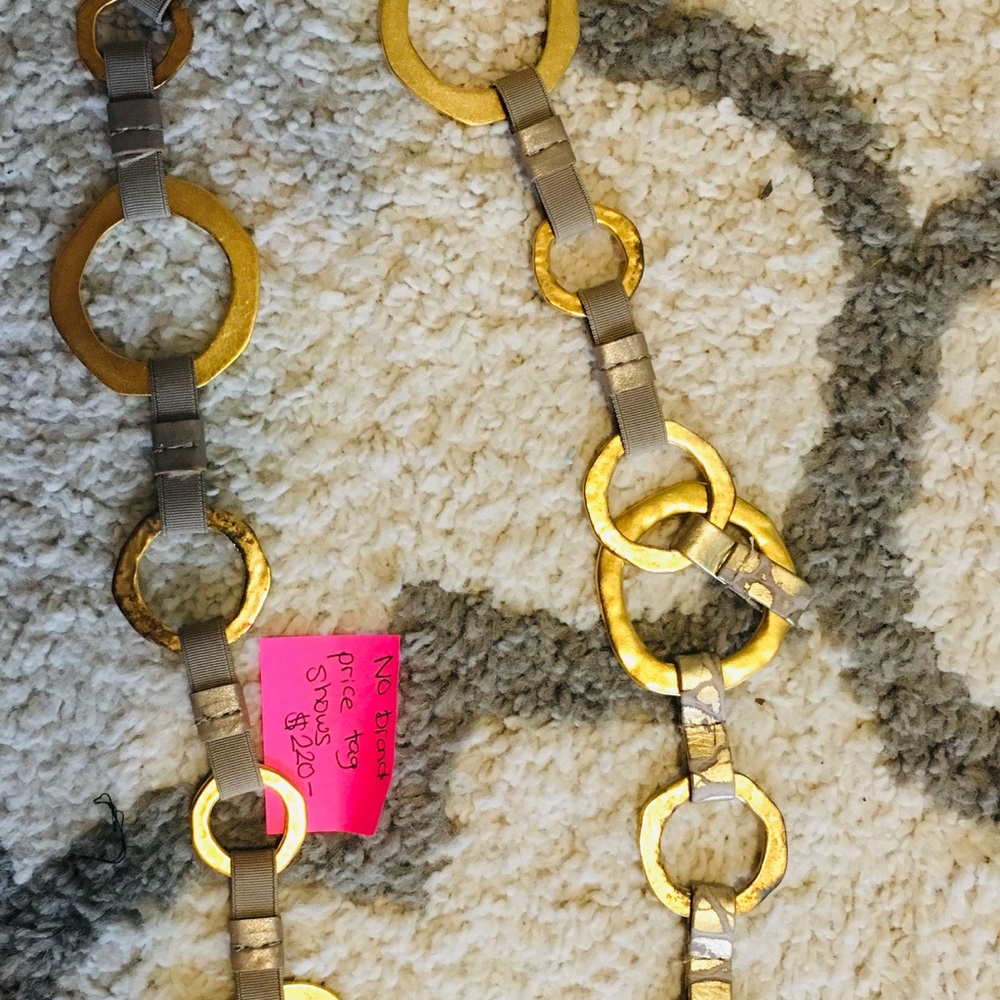 Metallic chain link belt
